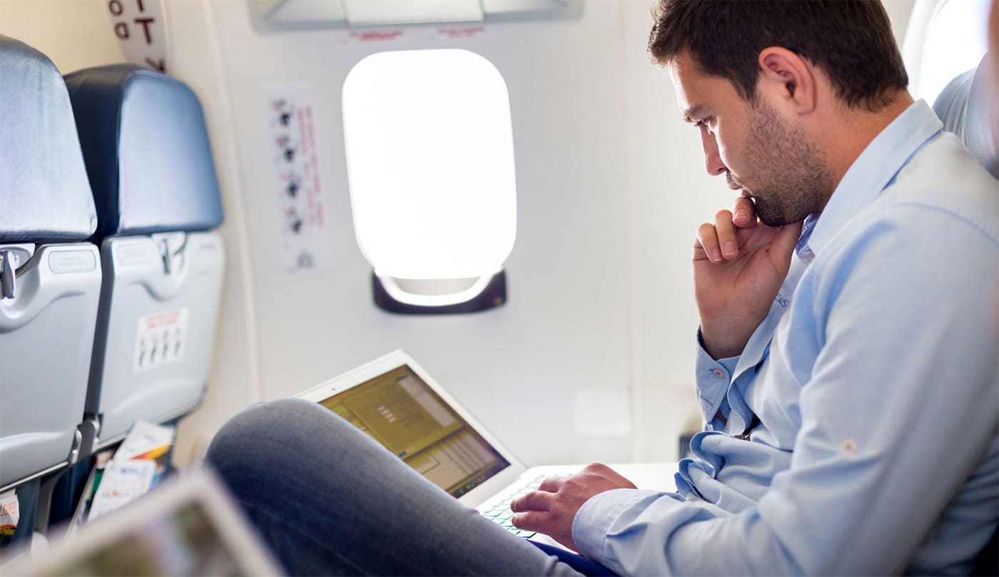 how to watch movies on a plane without internet
