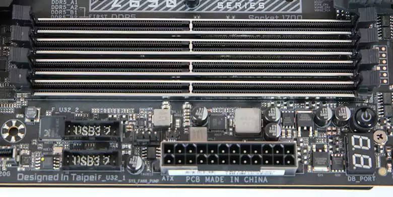 Z690 Aorus Master DDR5 memory slots