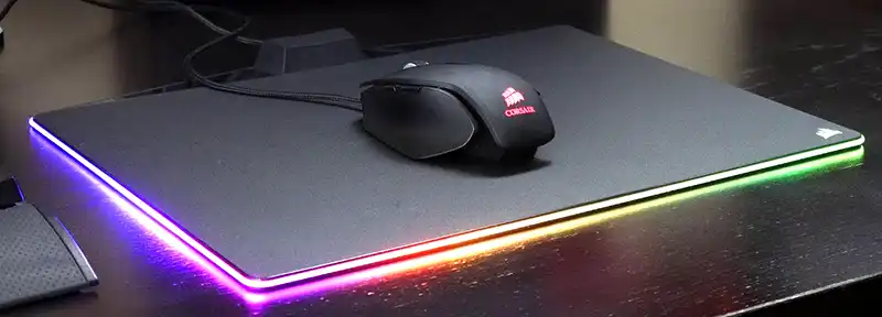 Razer vs Corsair: Mouse pads